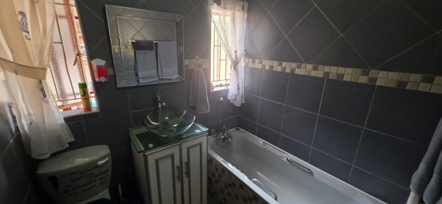 3 Bedroom Property for Sale in Flimieda North West